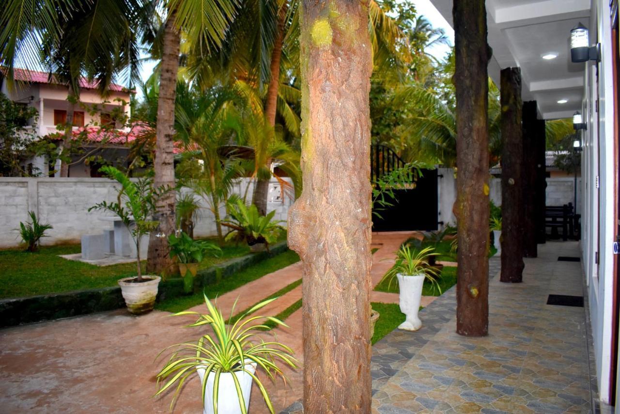 Kaushika Resort Анурадхапура Екстериор снимка