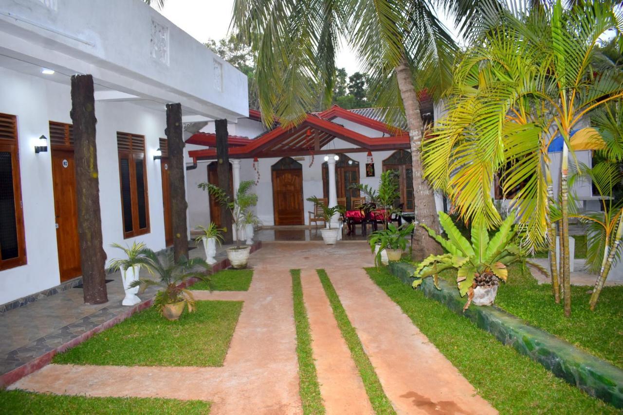 Kaushika Resort Анурадхапура Екстериор снимка