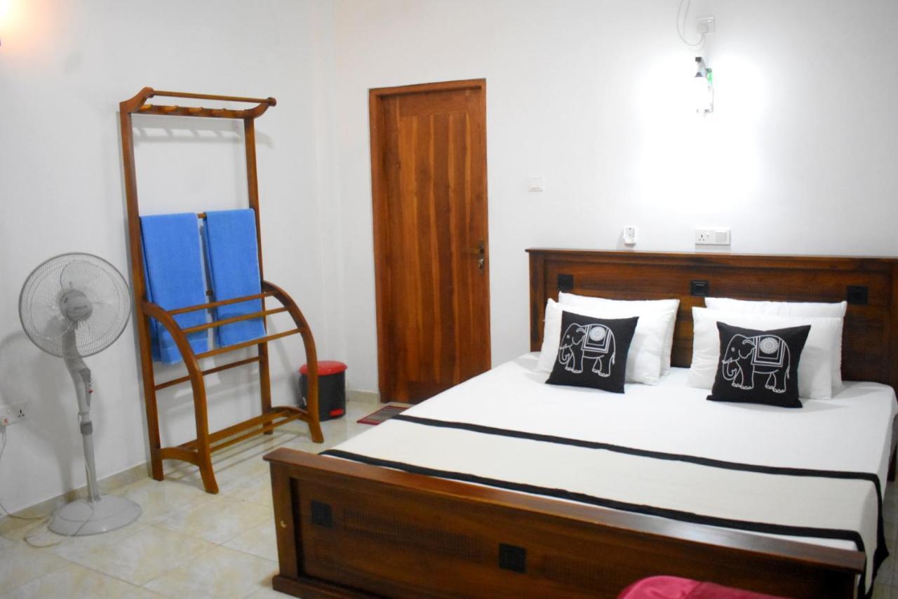Kaushika Resort Анурадхапура Екстериор снимка